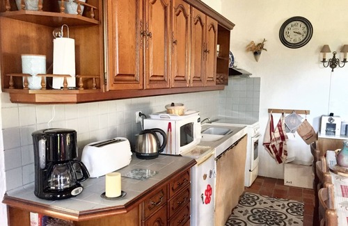 Dampierre-sous-Bouhy House | Homerez - House in Dampierre Sous Bouhy