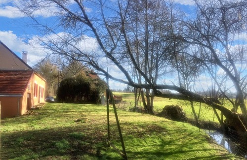 Dampierre-sous-Bouhy House | Homerez - House in Dampierre Sous Bouhy