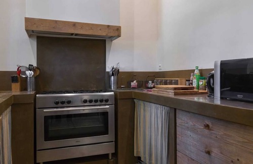 Saumane-de-Vaucluse House | Homerez - House in L'Isle-sur-la-Sorgue