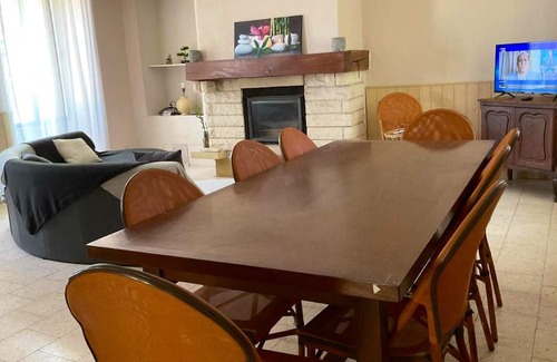Saint-Jean-de-Sauves House | Homerez - House for 8 ppl. with garden and terrace at Saint-Jean-de-Sauves