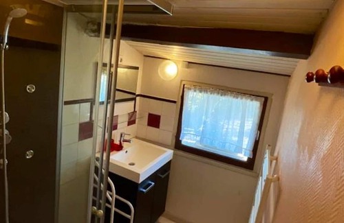 Saint-Jean-de-Sauves House | Homerez - House for 8 ppl. with garden and terrace at Saint-Jean-de-Sauves