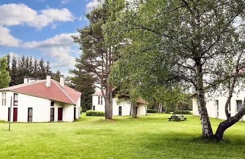 La Chapelle-Geneste House | Homerez - House in La Chapelle-Geneste