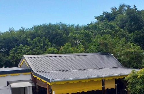 Guery House | Homerez - House 3 km from the beach for 4 pers. with swimming pool in Anse-Bertrand