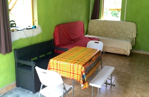 Pont Casse House | Homerez - House for 6 ppl. with sea view and terrace at Layou Valley Road