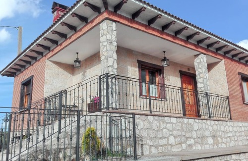 Peral de Arlanza House | Homerez - House in Peral de Arlanza