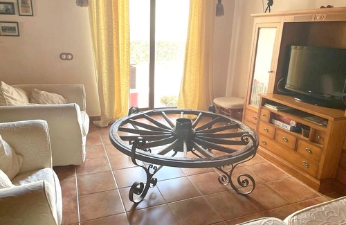 Mota del Cuervo House | Homerez - House for 10 ppl. with swimming-pool and terrace at Mota del Cuervo
