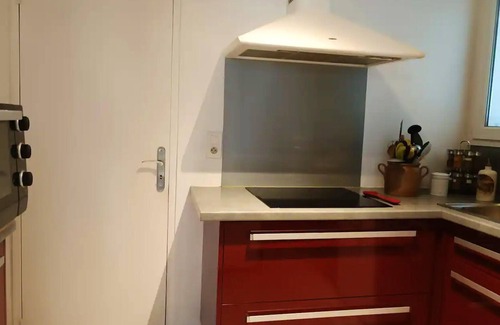 Lisle-sur-Tarn House | Homerez - House for 4 ppl. with jacuzzi, garden and terrace at Lisle-sur-Tarn