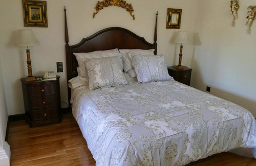 Villamayor House | Homerez - House for 10 ppl. with swimming-pool, jacuzzi and terrace at Salamanca
