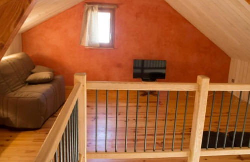 Gembrie House | Homerez - House for 4 ppl. with shared pool, garden and terrace at Gembrie