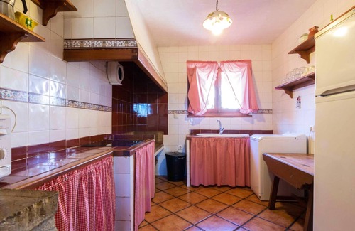 Caravaca de la Cruz House | Homerez - House for 8 ppl. with shared pool, jacuzzi and terrace at Noguericas