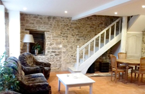 La Porcherie House | Homerez - House for 4 ppl. with shared pool, garden and terrace at La Porcherie