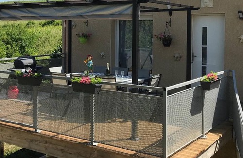 Chavot-Courcourt House | Homerez - House with Garden in Chavot-Courcourt