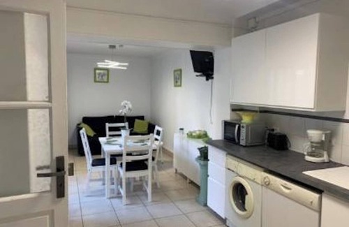 La Courneuve House | Homerez - House in La Courneuve