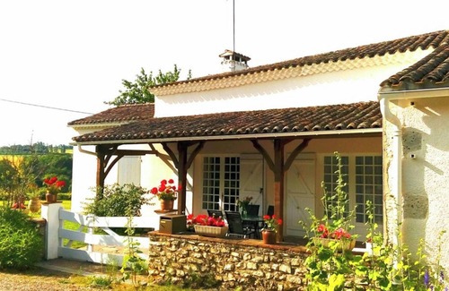 Lannes House | Homerez - House in Lannes, terrace and garden