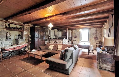 Senezergues House | Homerez - House in Senezergues