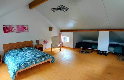 Aubevoye House | Homerez - House, Le Val-d'Hazey