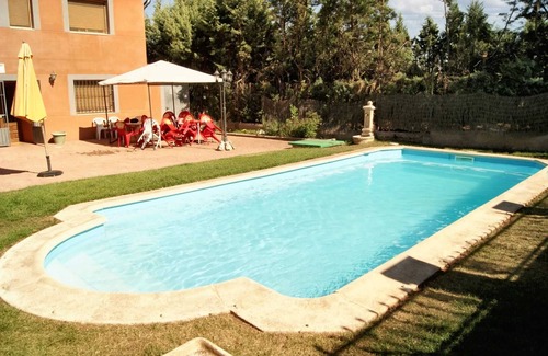 Humanes Villa | Homerez - Luxury Villa in Cerezo de Mohernando with Pool