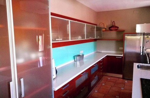 Arcas del Villar Villa | Homerez - Luxurious Villa in Arcas, Private Pool