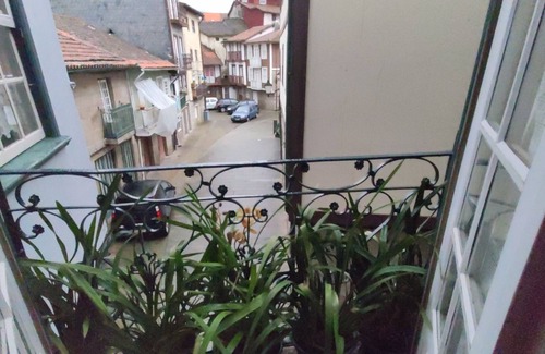 Old Town Apartment | Homerez - Modern Apartment in Guimarães, 50 m², Balcony