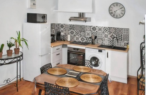 Nyons Apartment | Homerez - Modern apartment in Nyons - 60 m² - Mountain view