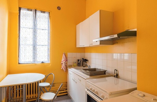 Sens Apartment | Homerez - Modern Apartment in Sens, 45m² + Parking