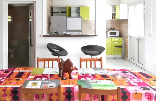 Ducos Apartment | Homerez - Modern apartment in Ducos