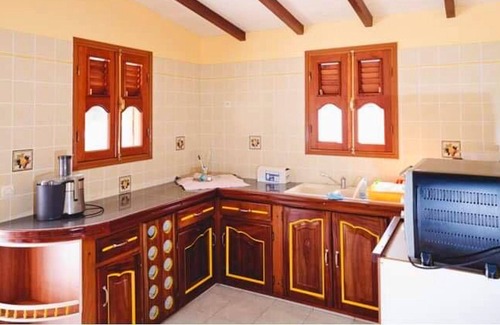 Le Bourg Apartment | Homerez - Nice appartement 15 km away from the beach for 7 ppl. at Morne-à-l'Eau