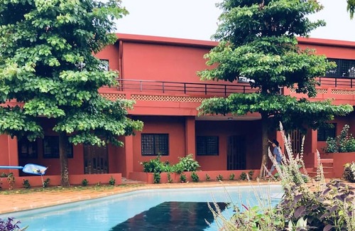 Porto-Novo Apartment | Homerez - Nice appartement for 6 ppl. with shared pool and garden at Porto-Novo