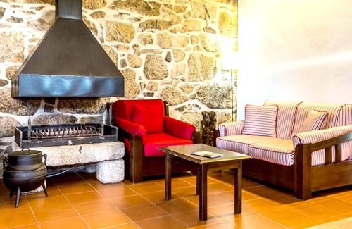 Queimada Apartment | Homerez - Nice appartement for 2 ppl. with shared pool and jacuzzi at Armamar