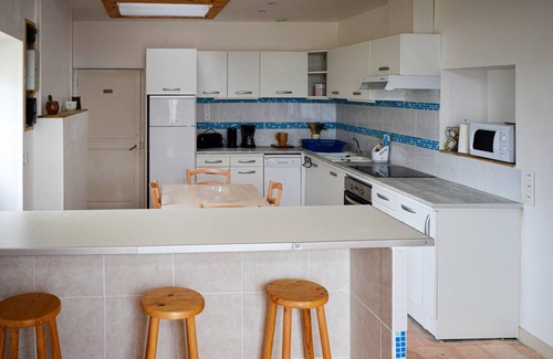 Channay-sur-Lathan House | Homerez - Nice house with garden and terrace & Wifi