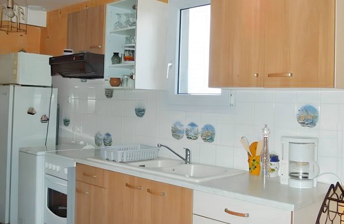 Montmartin-sur-Mer Apartment | Homerez - Nice appartement 2 km away from the beach for 5 ppl. with shared pool