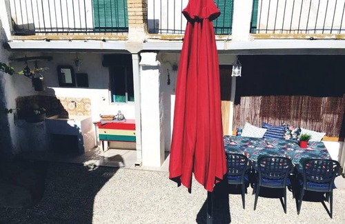 El Poyo del Cid House | Homerez - Nice house with garden and terrace & Wifi