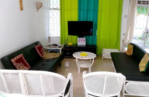 Pointe aux Biches House | Homerez - Nice house for 7 ppl. with shared pool and garden at Trou-aux-Biches