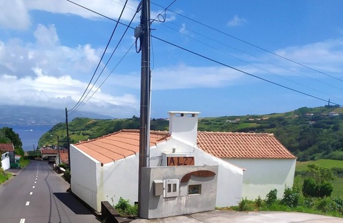 Horta House | Homerez - Nice house 800 m away from the beach for 4 ppl. with sea view at Horta