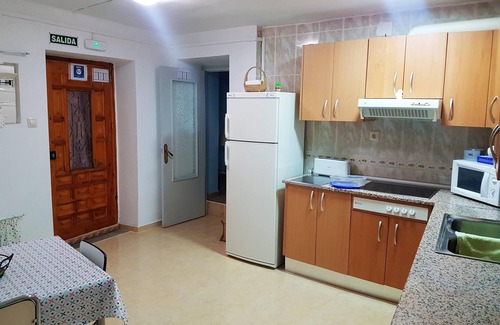 Canaveras House | Homerez - Nice house for 4 ppl. with terrace at Cañaveras