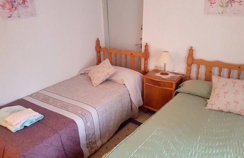 Canaveras House | Homerez - Nice house for 4 ppl. with terrace at Cañaveras
