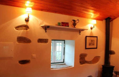 Fundao House | Homerez - Nice house for 2 ppl. with garden and terrace at Souto da Casa