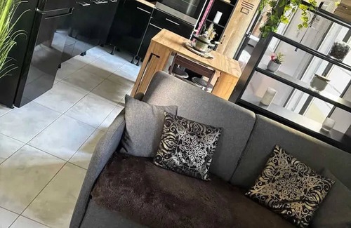 Noe House | Homerez - Nice house for 4 ppl. with garden and terrace at Noé