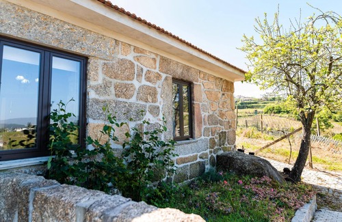 Castelo de Paiva House | Homerez - Nice house for 4 ppl. with shared pool and terrace at Fornos