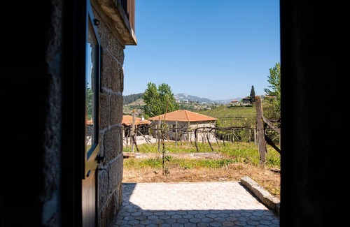 Castelo de Paiva House | Homerez - Nice house for 5 ppl. with shared pool, terrace and balcony at Fornos