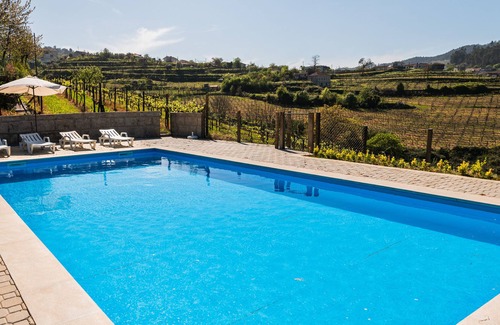 Castelo de Paiva House | Homerez - Nice house for 5 ppl. with shared pool, terrace and balcony at Fornos