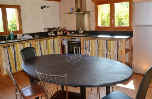 Gembrie House | Homerez - Nice house for 6 ppl. with shared pool, garden and terrace at Gembrie
