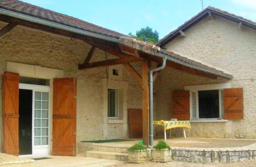 Bussac House | Homerez - Nice house with garden and terrace & Wifi