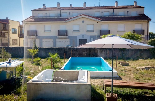 Vitigudino Villa | Homerez - Nice villa for 6 ppl. with shared pool and terrace at Vitigudino