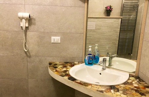 Carpino House | Homerez - Property 11 km away from the beach for 5 ppl. with terrace at Carpino