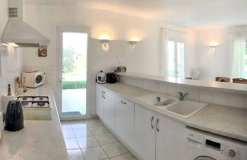 Solaro Villa | Homerez - Relaxing Villa in Solaro with Private Pool and Garden