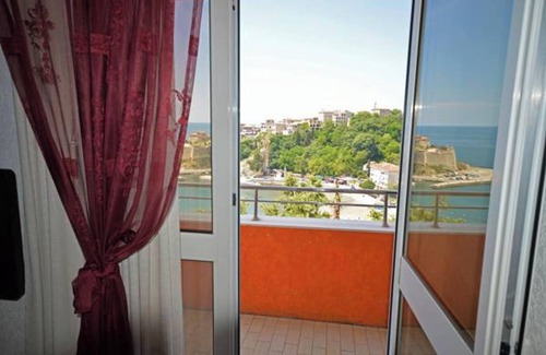 Rana Apartment | Homerez - Sea View Apartment in Ulcinj - 40 sqm