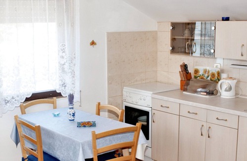 Prvic Luka Apartment | Homerez - Sea View Apt in Prvić Luka