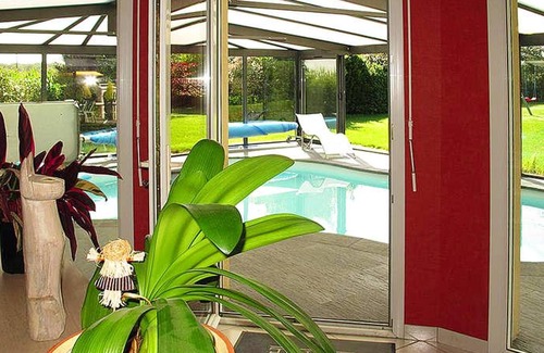 Kersaint-Plabennec Villa | Homerez - Spacious villa 10 km away from the beach for 6 ppl. with swimming-pool