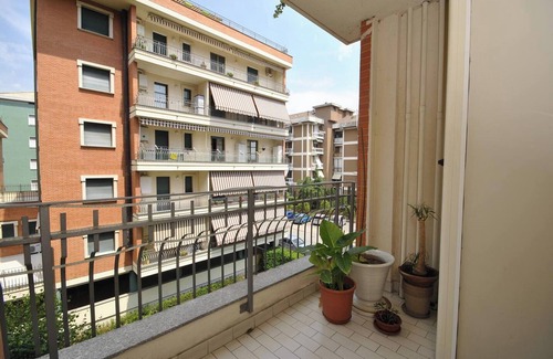 Vercelli Apartment | Homerez - Spacious apartment in Vercelli with terrace and garden